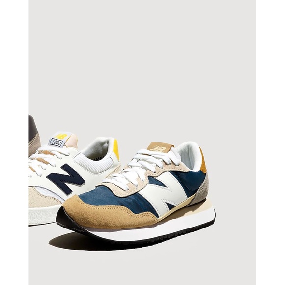 Madewell x New Balance New Balance® 237 Sneakers - Picture 4 of 10